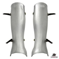 Knight Errant Greaves (Leg Armour)