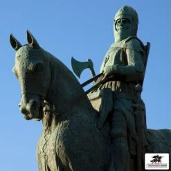 Miniature Robert The Bruce Axe -Knight Equipment Store roberth the bruce statue 1